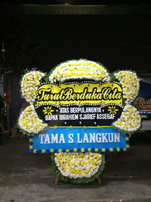 Papan Bunga Duka di Babura
