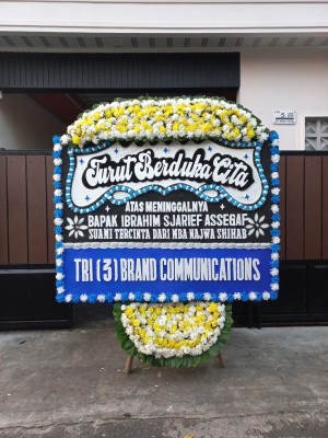 Papan Bunga Duka di Babura
